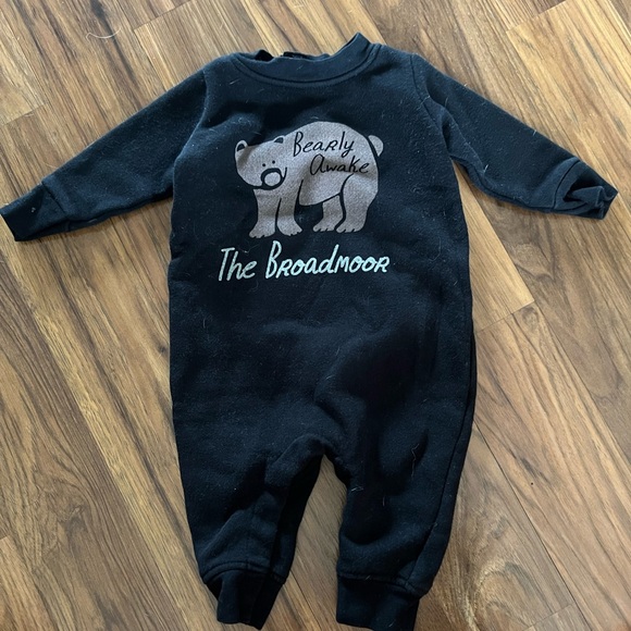The Broadmoor Black Bear Print Kids One Piece - Picture 1 of 2